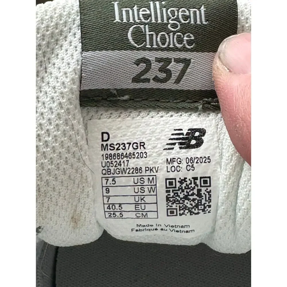 New Balance 237 Retro Lifestyle Sneakers in Dark Olivine/White Size 9 (Men 7.5)
